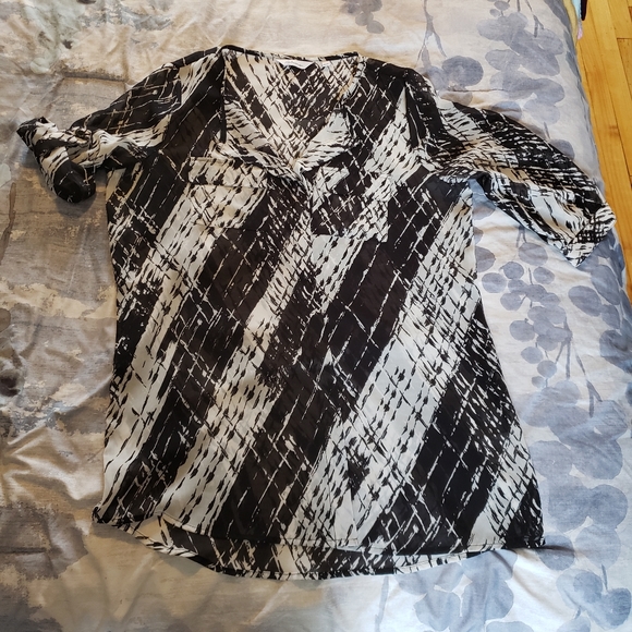 Reitmans sheer top.  Sz Xs - Picture 3 of 5